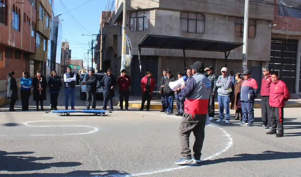 Simulacro Nacional Multipeligro INDECI - Evacuación masiva en Lima ante simulacro de sismo 8.8
